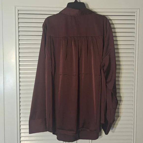 NWT Torrid Madison Satin Button-Up Long Sleeve Shirt Size 1X 14-16 - Picture 8 of 9